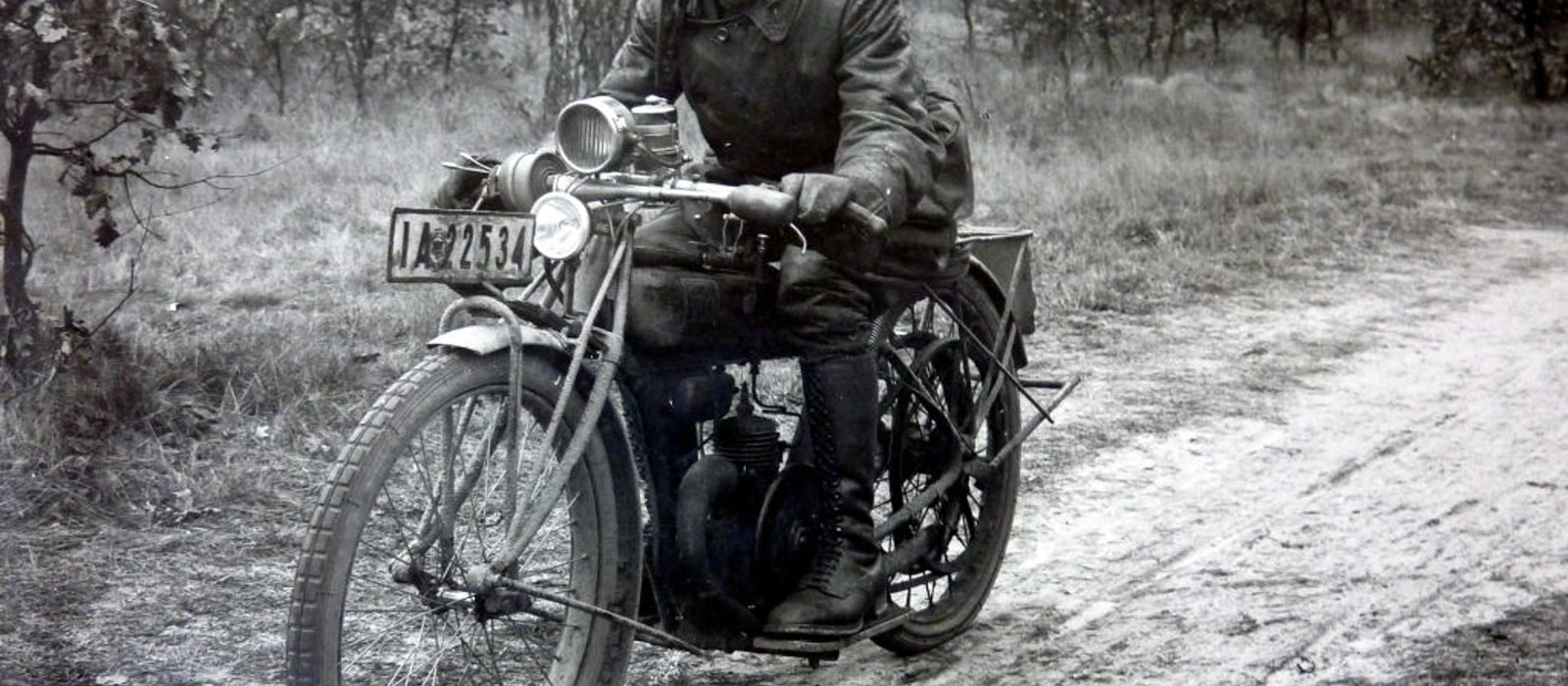 Motorradfahrer der Gründerzeit, um 1920er-Jahre
